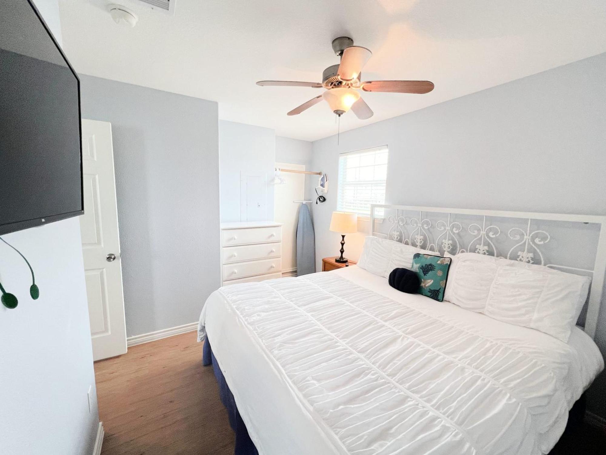 Unobstructed Oceanfront Sea Turtle Unit 2 Beach Pad! 서프사이드 비치 외부 사진